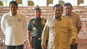 Sebuah unggahan di Facebook beredar dengan narasi yang menyebut Presiden Republik Indonesia, Prabowo Subianto, berniat menjadikan Menteri Keuangan Purbaya Yudhi Sadewa sebagai presiden pada tahun depan. Unggahan tersebut memuat klaim berupa percakapa