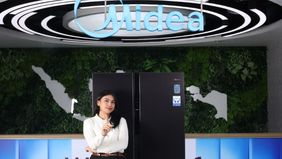 Produk ini dirancang dengan mengombinasikan desain modern, ruang penyimpanan yang luas, serta fitur higienis dan hemat energi.