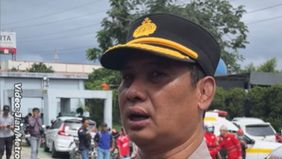 Api pertama kali muncul dari lantai 2, tepatnya di ruang engineering, sebelum akhirnya merambat ke area lain. Hal tersebut disampaikan Kapolsek Bogor Utara, AKP Enjo Sutarjo.