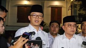 Sekretaris Jenderal Partai Gerindra, Sugiono, menyampaikan permohonan maaf kepada masyarakat atas pemasangan atribut dan bendera partai dalam rangka peringatan HUT ke-18 Partai Gerindra yang dinilai mengganggu masyarakat.

