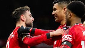 MU menciptakan peluang terlebih dahulu pada pertandingan ini melalui tembakan Bryan Mbeumo yang masih melambung di atas mistar gawang Spurs.