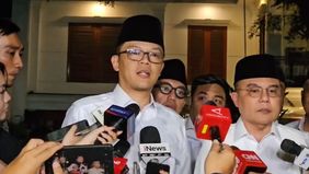 Sekretaris Jenderal Partai Gerindra, Sugiono, menginstruksikan seluruh jajaran kader partai untuk menurunkan dan menertibkan atribut berupa bendera partai yang terpasang di sejumlah ruas jalan