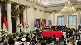 Kementerian Luar Negeri (Kemlu) RI memberikan penghormatan terakhir kepada Duta Besar Republik Indonesia untuk Filipina Letnan Jenderal TNI (Purn) Agus Widjojo yang wafat pada usia 78 tahun di Jakarta, Minggu, 8 Februari 2026 malam.