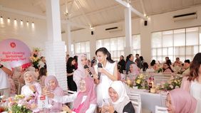 Bahan ini dikenal luas karena sifatnya yang lembut dan multifungsi, sehingga cocok digunakan oleh hampir semua jenis kulit, termasuk kulit sensitif.