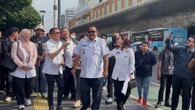 Wakil Gubernur DKI Jakarta, Rano Karno meninjau langsung persiapan perayaan Imlek 2026 di kawasan Bundaran Hotel Indonesia (HI), Jakarta Pusat, Rabu, 11 Februari 2026.