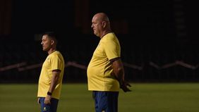 Pelatih Persib Bandung, Bojan Hodak menolak untuk menyerah setelah menelan kekalahan 0-3 atas Ratchaburi FC dalam leg pertama babak 16 besar Liga Champions Asia Two (ACL 2) pada Rabu malam kemarin, 11 Februari 2026.