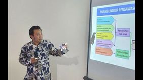 Komisi Perlindungan Anak Indonesia (KPAI) menyampaikan kecaman keras terhadap tindakan seorang guru sekolah dasar di Jember, Jawa Timur, yang memerintahkan 22 muridnya melepas pakaian di ruang kelas karena menduga uang miliknya hilang.