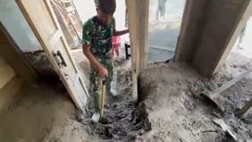 Menjelang bulan suci Ramadan, prajurit TNI terus bergerak memulihkan pemukiman warga yang terdampak banjir dan longsor di Aceh. Fokus utama diarahkan pada rumah para lansia serta perumahan guru agar mereka dapat kembali tinggal di rumah dengan nyaman