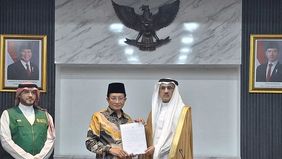 Menteri Agama Nasaruddin Umar mengungkapkan bahwa Presiden Prabowo Subianto telah mencapai kesepakatan dengan Raja Salman bin Abdulaziz Al Saud terkait rencana pembangunan Kampung Haji di Arab Saudi.
