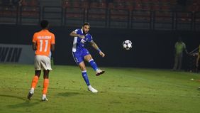 Pelatih Persib Bandung, Bojan Hodak turut berkomentar mengenai debut dari penggawa barunya yaitu Layvin Kurzawa dan Sergio Castel saat menghadapi Ratchaburi FC.