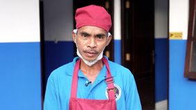 Frederick Norewa mantan narapidana yang saat ini mengubah hidupnya dengan bergabung dalam dapur MBG di NTT.