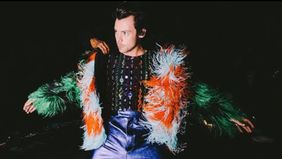 Mengenai perilisan album solo pertamanya yang bertajuk Harry Styles pada 2017, Styles menjelaskan bahwa ia ingin mengeksplorasi kreativitasnya, tetapi khawatir mengecewakan orang.