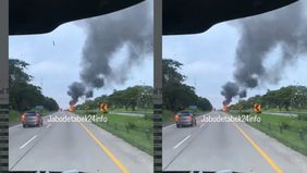 Truk tangki terbakar di Tol Cipali KM 185 A, arus macet hingga 500 meter dan petugas masih memadamkan api serta mengatur lalu lintas.