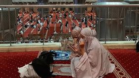 Masjid Istiqlal di Jakarta Pusat menyiapkan hingga 10 ribu porsi makanan gratis setiap hari untuk jamaah berbuka puasa selama Ramadhan 1447 Hijriah.