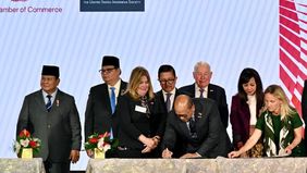 Prabowo Subianto menyaksikan penandatanganan 11 nota kesepahaman (Memorandum of Understanding/MoU) senilai 38,4 miliar dolar Amerika Serikat (AS) antara pelaku usaha Indonesia dan Amerika Serikat