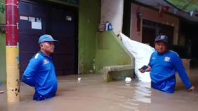 Sebanyak 1.382 warga terdampak genangan dan banjir yang melanda sejumlah wilayah di Jakarta Timur. Meski demikian, hingga Jumat siang, belum ada warga yang tercatat mengungsi.