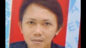 Keluarga saat ini tengah mencari keberadaan pria tersebut.