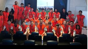 Di papan bawah, dua tim penghuni zona merah sama-sama gagal mendapatkan kemenangan. Werder Bremen takluk 1-2 oleh St Pauli, sedangkan tim juru kunci Heidenheim bermain imbang 3-3 dengan Stuttgart.