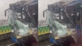 Dua bus Transjakarta terlibat kecelakaan di koridor 13 atau jalur langit, Cipulir, Jakarta Selatan, Senin, 23 Februari 2026 pagi.