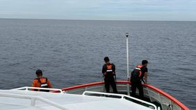 Dua korban kapal tenggelam KLM Nur Ainun Balqis di perairan Selat Makassar, wilayah Kabupaten Donggala, Sulawesi Tengah, dinyatakan hilang setelah upaya pencarian selama tujuh hari oleh tim SAR gabungan tidak membuahkan hasil. 