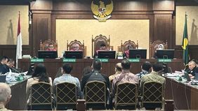 Saksi dalam perkara dugaan korupsi pengadaan laptop Chromebook, Deswitha Arvinchi, mengungkapkan bahwa mantan Menteri Pendidikan, Kebudayaan, Riset, dan Teknologi periode 2019&ndash;2024, Nadiem Anwar Makarim, disebut kerap mentransfer dana tambahan.