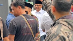 Akibat ketidakhadiran KPK sidang ditunda.