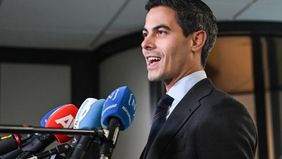 Rob Jetten resmi menjabat sebagai perdana menteri termuda dalam sejarah Belanda setelah dilantik oleh Willem-Alexander dalam sebuah upacara di Huis ten Bosch, Den Haag, Senin, 23 Februari 2026.