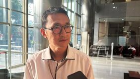 Komisi Pemberantasan Korupsi (KPK) memeriksa seorang staf Asrama Haji Bekasi berinisial NIL sebagai saksi dalam penyidikan kasus dugaan korupsi kuota haji. 