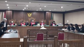 Mantan Direktur Umum PT Pertamina (Persero) periode 2012&ndash;2014, Luhur Budi Djatmiko, dijatuhi hukuman penjara selama 1 tahun dan 6 bulan setelah dinyatakan terbukti terlibat tindak pidana korupsi dalam pembelian lahan di kawasan Kuningan, Jaksel.