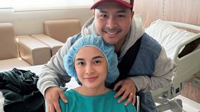 Chelsea Olivia bagikan kondisi terbarunya pasca jalani empat operasi sekaligus di Malaysia dan ditemani oleh sang suami Glenn Alinskie.