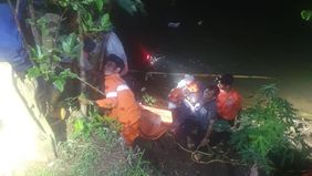 Aparat kepolisian tengah menyelidiki penemuan sesosok mayat berjenis kelamin laki-laki di aliran Kali Ciliwung, tepatnya di Jalan Tanjung Barat Blok Buni RT 09/RW 01, Tanjung Barat, Jagakarsa, Jakarta Selatan.