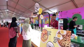 Imlek Festival 2577 menjadi berkah tersendiri bagi pelaku usaha mikro, kecil, dan menengah (UMKM). Selain menjadi destinasi ngabuburit, festival Imlek pertama yang digelar di Indonesia ini menghadirkan beragam kuliner yang cocok untuk menu berbuka pu