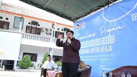 Pemerintah Indonesia melanjutkan pelaksanaan Program Makan Bergizi Gratis (MBG) sebagai bagian dari program strategis nasional. Kebijakan ini sempat menjadi sorotan publik karena anggarannya bersumber dari efisiensi belanja kementerian dan lembaga.