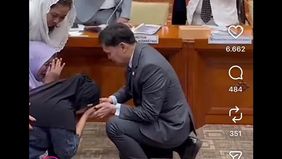 Ini terjadi di sela rapat dengan Komisi III DPR RI