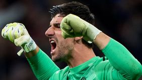 Real Madrid memastikan langkah ke babak 16 besar setelah menyingkirkan Benfica pada fase playoff. Los Blancos lolos dengan keunggulan agregat 3-1, hasil dari kemenangan 1-0 pada leg pertama di Portugal serta kemenangan 2-0 saat bermain di kandang sen