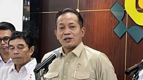 Menteri Koperasi Ferry Juliantono menilai Peraturan Presiden Nomor 112 Tahun 2007 serta Paket Kebijakan Ekonomi Tahun 2015 perlu dievaluasi kembali dengan melibatkan asosiasi dan pemerintah kabupaten/kota di seluruh Indonesia.