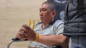 Terduga bandar narkoba Erwin alias Koko Erwin telah berada di Gedung Bareskrim Polri, Jakarta, setelah diringkus aparat di Tanjung Balai, Sumatera Utara, ketika berupaya menyeberang ke Malaysia pada Kamis, 26 Februari 2026.