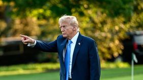 Presiden Amerika Serikat, Donald Trump, menegaskan komitmennya untuk melanjutkan serangan terhadap Iran hingga &ldquo;semua tujuannya tercapai&rdquo;. Tiga tentara AS dilaporkan tewas akibat serangan balik Iran.