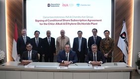 Danantara Indonesia, Indonesia Investment Authority (INA) dan Chandra Asri Group secara resmi menandatangani Conditional Share Subscription Agreement (CSSA) guna memperkuat kapasitas produksi Caustic Soda dan Ethylene Dichloride (EDC) domestik dan me