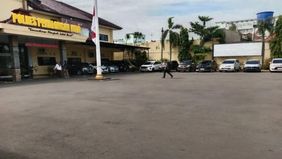 Tim penyidik Komisi Pemberantasan Korupsi (KPK) memeriksa sekitar 10 pejabat atau aparatur sipil negara (ASN) Pemerintah Kabupaten Pekalongan terkait kasus Operasi Tangkap Tangan (OTT) Bupati Pekalongan Fadia Arafiq, di Mapolres Kota Pekalongan.