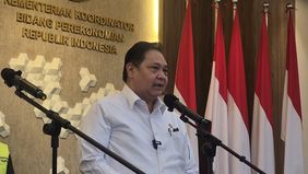 Menteri Koordinator Bidang Perekonomian Airlangga Hartarto menyampaikan pemerintah mengumumkan pemberian tunjangan hari raya (THR) kepada para aparatur sipil negara (ASN) termasuk PNS, TNI dan Polri.
