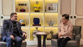 Wakil Presiden ke-10 dan ke-12 RI, Jusuf Kalla, menerima kunjungan Duta Besar Iran untuk Indonesia, Mohammad Boroujerdi, di kediamannya di Jakarta Selatan pada Selasa, 3 Maret 2026. 