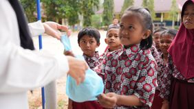 Pelaksanaan Program Makan Bergizi Gratis (MBG) selama Ramadan di Kecamatan Mesuji Makmur, Kabupaten Ogan Komering Ilir (OKI), Sumatera Selatan, mendapat respons positif dari tenaga pendidik dan siswa. Menu yang disajikan dinilai layak dan anak-anak m