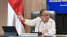 Kepala Staf Kepresidenan M. Qodari menyampaikan bahwa Program Makan Bergizi Gratis (MBG) hingga awal Maret 2026 telah menjangkau 61.239.037 penerima manfaat. Sasaran program tersebut meliputi anak sekolah, balita, ibu hamil, serta ibu menyusui di ber
