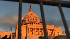 Senat Amerika Serikat menolak rancangan resolusi yang bertujuan membatasi kewenangan militer Presiden Donald Trump dalam konflik melawan Iran. Penolakan tersebut diputuskan melalui pemungutan suara di Senat.