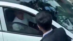 Transjakarta menjelaskan kronologi keributan yang terjadi antara pramudi Bus Rapid Transit (BRT) dengan seorang pengemudi mobil listrik di Jalan Panjang, Kelapa Dua Sasak, Jakarta Barat, pada Rabu, 4 Maret 2026.