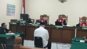 Mahasiswa Universitas Diponegoro (Undip) Semarang, Chiko Raditya Agung Putra, dijatuhi hukuman 1 tahun penjara oleh Pengadilan Negeri Semarang dalam kasus produksi konten pornografi menggunakan teknologi kecerdasan buatan atau deepfake. 