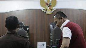 Majelis hakim Pengadilan Negeri Mataram, Nusa Tenggara Barat, menjatuhkan vonis penjara kepada dua terdakwa dalam perkara pembunuhan Brigadir Muhammad Nurhadi.