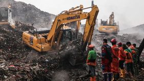 Pemerintah Provinsi DKI Jakarta menutup sementara zona 4A di Tempat Pengolahan Sampah Terpadu (TPST) Bantargebang, Kota Bekasi, Jawa Barat, setelah terjadinya longsor gunungan sampah yang menyebabkan empat orang meninggal dunia.