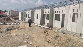 Pembangunan hunian bagi korban banjir di Aceh Tamiang dipercepat jelang Idulfitri dengan bantuan berbagai pihak termasuk TNI dan Polri.